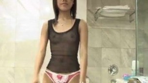 Thai fucktoy Zoe 18 loves cock in her mouth